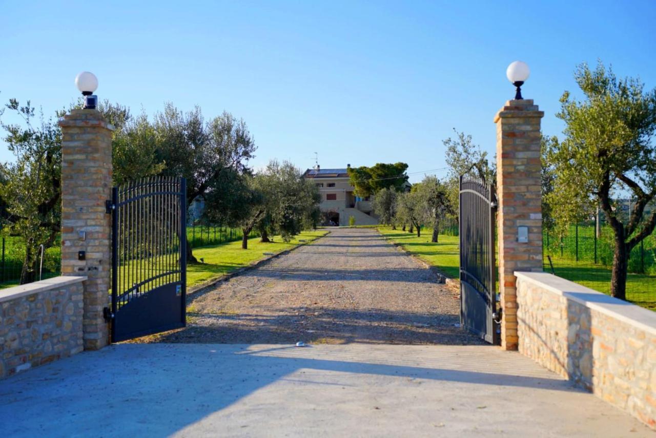Casale Ferrantino Guest House Giulianova Exterior photo