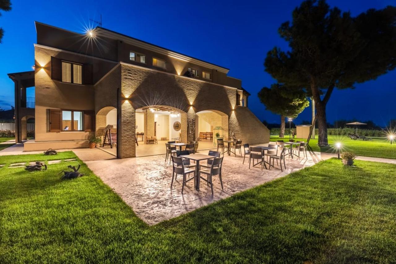 Casale Ferrantino Guest House Giulianova Exterior photo