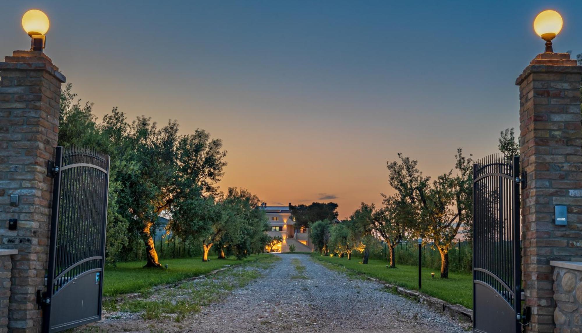 Casale Ferrantino Guest House Giulianova Exterior photo
